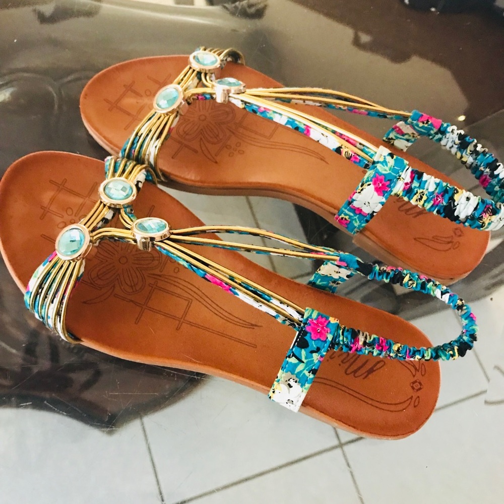 Turquoise and Gold Embellished Sandals. Size 8